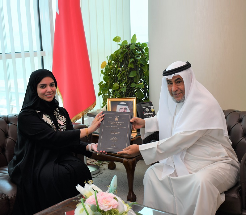 وزير شؤون مجلسي الشورى والنواب يستقبل الدكتورة شيخة العليوي